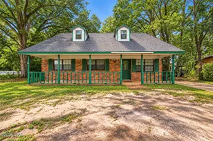 103 Powell Dr, Crestview, FL 32536 - Photo 1