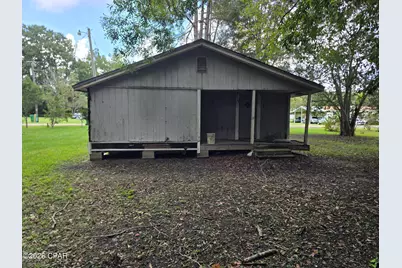 1031 Washington Avenue, Graceville, FL 32440 - Photo 3