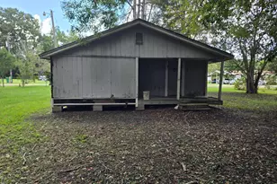 1031 Washington Ave, Graceville, FL 32440 - Photo 3