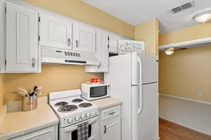 7813 N Lagoon Dr, Panama City, FL 32408 - Photo 11