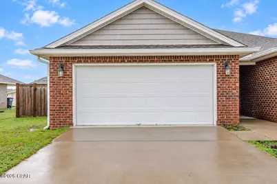 140 Spikes Circle, Southport, FL 32409 - Photo 3