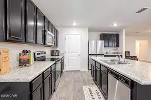 140 Spikes Cir, Southport, FL 32409 - Photo 11