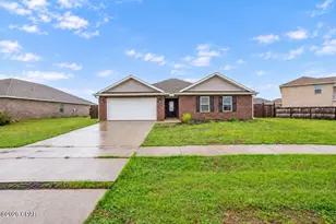 140 Spikes Cir, Southport, FL 32409 - Photo 1
