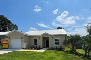 605 Garden Club Dr, Panama City, FL 32401 - Photo 1