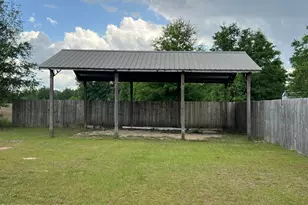 2541 Corral Dr, Alford, FL 32420 - Photo 9