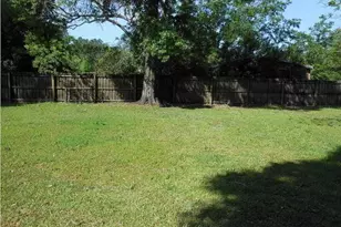 319 Harden Cir, Wewahitchka, FL 32465 - Photo 15