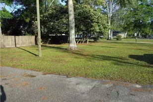 319 Harden Cir, Wewahitchka, FL 32465 - Photo 13