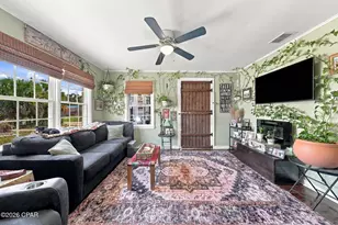 1434 W 10th St, Panama City, FL 32401 - Photo 9