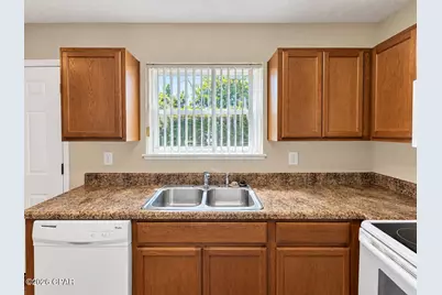 1325 W 12th Street #B7, Panama City, FL 32401 - Photo 7