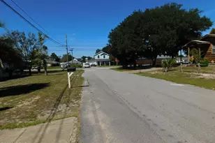 22421 Lakeview Ln, Panama City Beach, FL 32413 - Photo 33