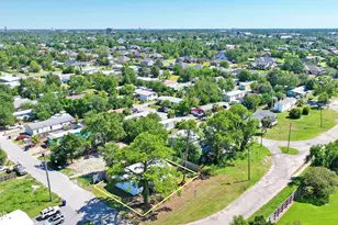 2151 W 29th Ct, Panama City, FL 32405 - Photo 3