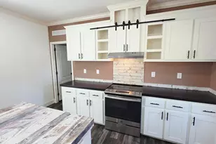11925 Camellia St, Fountain, FL 32438 - Photo 5