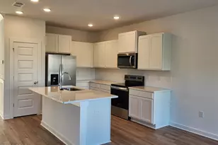 5878 Tyndall Pl, Panama City, FL 32404 - Photo 7