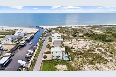 136 Canal Parkway, Mexico Beach, FL 32456 - Photo 7