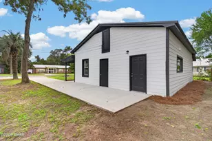 5491 Brown St, Graceville, FL 32440 - Photo 3