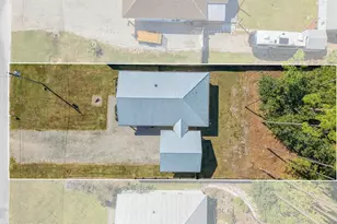 915 Twentieth St, Port Saint Joe, FL 32456 - Photo 37