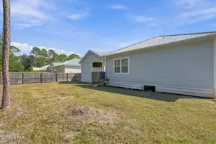 915 Twentieth St, Port Saint Joe, FL 32456 - Photo 35