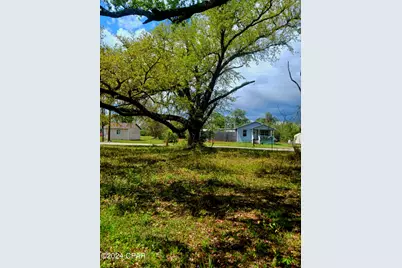 7512 Jefferson Avenue, Southport, FL 32409 - Photo 1