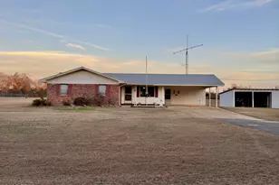 2386 Phillips Rd, Cottondale, FL 32431 - Photo 1