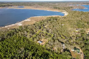 3310 Lakeshore Dr, Chipley, FL 32428 - Photo 1