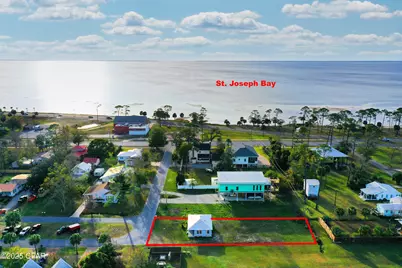215 10th Street, Port Saint Joe, FL 32456 - Photo 1