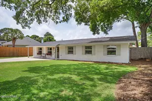 303 NE Ohio Pl, Fort Walton Beach, FL 32548 - Photo 1