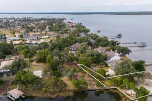 105 Harbour Pointe Dr, Lynn Haven, FL 32444 - Photo 1