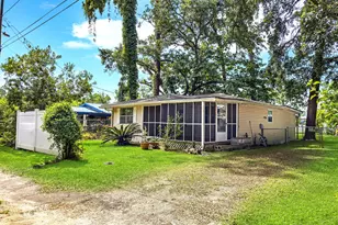 644 Maddox St, Port Saint Joe, FL 32456 - Photo 1