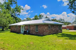 576 Martin Luther King Dr, Chipley, FL 32428 - Photo 1