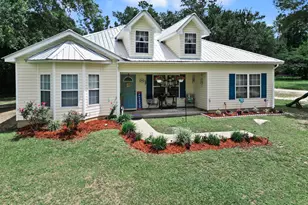 7496 Clearwater Ln, Grand Ridge, FL 32442 - Photo 1