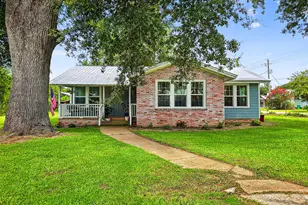 511 S 2nd St, Wewahitchka, FL 32465 - Photo 1