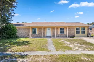 240 S Kimbrel Ave, Panama City, FL 32404 - Photo 1
