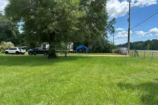 5735 Hwy 77, Chipley, FL 32428 - Photo 1