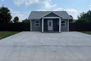 26 E 14th St, Panama City, FL 32401 - Photo 1