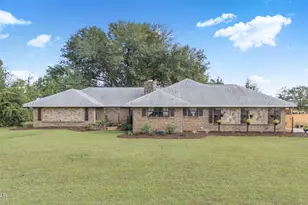 5526 Lakewood Cir, Panama City, FL 32404 - Photo 1