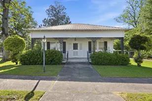 409 S Depot St, Bonifay, FL 32425 - Photo 1