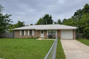 2406 2nd Ave, Alford, FL 32420 - Photo 1