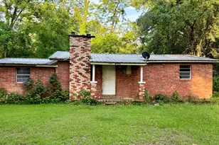 2887 Pinecrest St, Vernon, FL 32462 - Photo 1