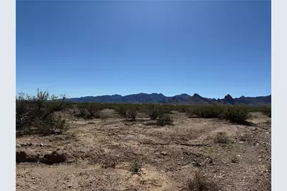 2001 S Cordes Road, Golden Valley, AZ 86413 - Photo 9