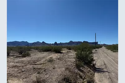 2001 S Cordes Road, Golden Valley, AZ 86413 - Photo 15