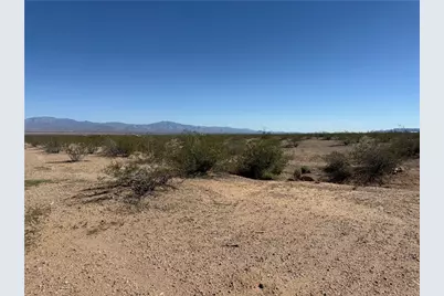 2001 S Cordes Road, Golden Valley, AZ 86413 - Photo 11