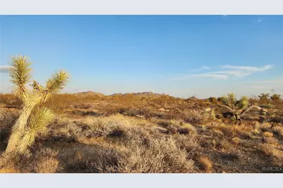 2204 S Six Shooter Road, Yucca, AZ 86438 - Photo 15