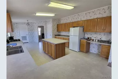 26012 N Peach Lane, Meadview, AZ 86444 - Photo 17