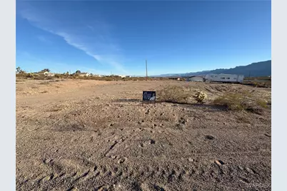 735 E Vulcan Drive, Meadview, AZ 86444 - Photo 1