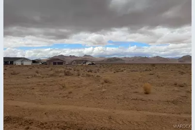 9957 N Roundup Trail, Kingman, AZ 86401 - Photo 1