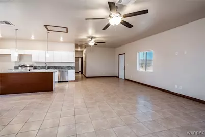 8980 W Mission Lane, Dolan Springs, AZ 86441 - Photo 7