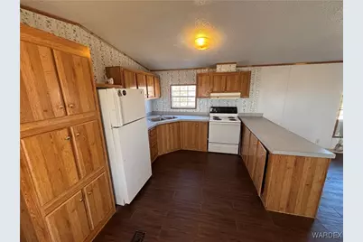 3676 N Avra Road, Golden Valley, AZ 86413 - Photo 11