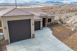 553 Locust Ct, Bullhead City, AZ 86429 - Photo 3