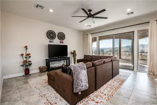 553 Locust Ct, Bullhead City, AZ 86429 - Photo 9