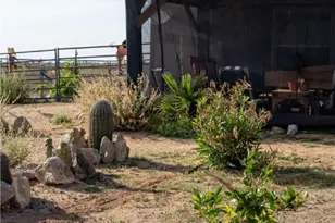 7190 E Red Barrel Rd, Yucca, AZ 86438 - Photo 39